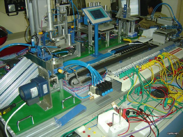 機電一體化柔性制造實訓裝置通過省級鑒定，技術轉讓開啟產教融合新篇章